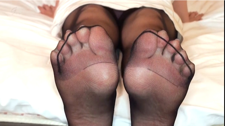 橘メアリーの電気按摩【T167cm足指舐められ好き美脚痴女 足裏くすぐり&脚責め全身タイツと黒パンストフェチの宴】