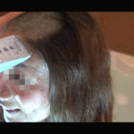 風呂場でツルツルの頭に剃髪されながらフェラチオやセックスをしてしまっている【剃りっ怒　お蔵入り vol.11】