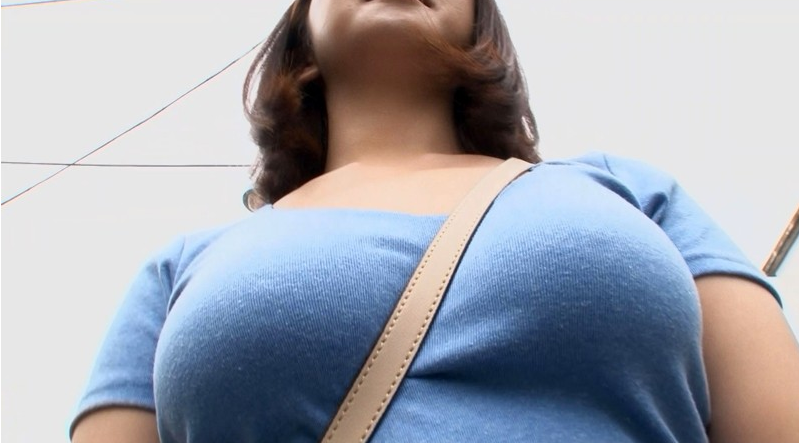 ノーブラ透け乳【デカ乳に張りつく着衣巨乳の姉に媚薬を飲ませると摩れるだけで感じる超敏感ボディに！おっぱい激揺れさせるデカチン突きに痙攣！しながら何度もイキ果てる！】