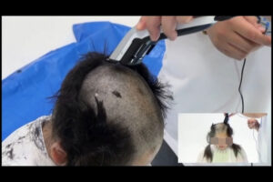 真面目そうなJKのモデルさんが剃髪で頭を丸める姿はシンプルにグッとくる【剃りっ怒　Vol.44 ぎみっく】