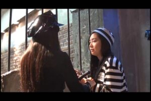 監獄のルールに則り剃髪されるヒロがお返しに看守ミクをツルツル頭にする【剃りっ怒vol.11 ぎるてぃ 前編・後編】