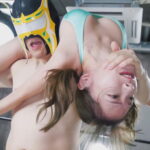 岡田ひなのと薄緑コスチュームの一条みおがMIXプロレスで餌食になる【バトルファッカーズ・敗北の女戦士 06】