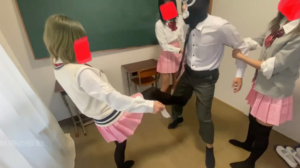 ミカ先生が教頭先生に電気按摩を食らわせる【JK3人と長身美女教師が教頭先生を脱がせて生チン電気アンマと快楽地獄の刑】