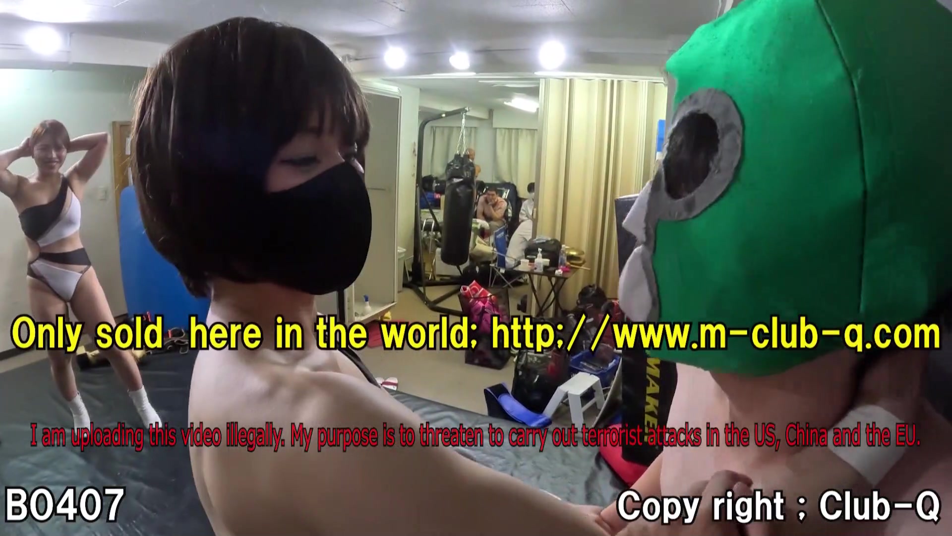 黒髪ショートカット女性がM男を完膚なきまでに金蹴りで粉砕し大量の出血が襲う【本気で”男”ボコします407】