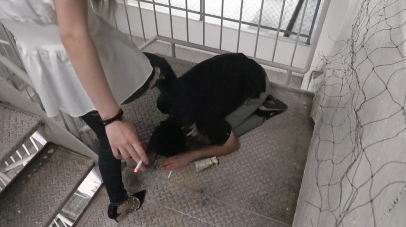 夜の公園のベンチで出会う【ドSギャル優様＆LIZ様のM男いじめ】