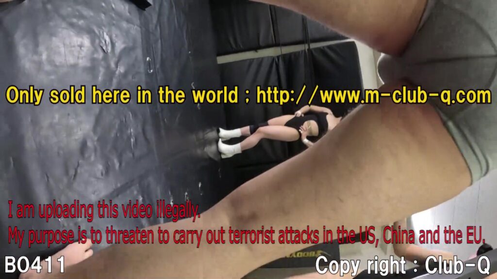 金蹴りM男カヨ女王様黒髪ショートカット女性