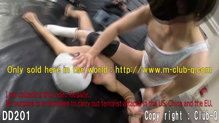 ショートカット黒マスク女性がM男を鍛え抜かれたお尻と太腿で首を絞め落とす【世界最強の失神 ScissorGoddess 201】