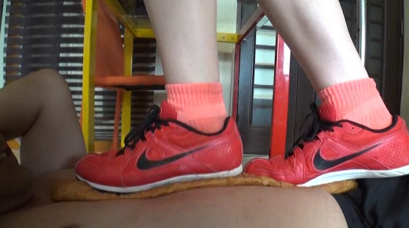 23歳歯科助手M男足踏み