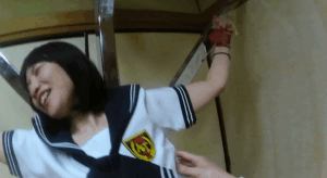 セーラー服姿のちあきが悶絶合戦【長時間くすぐり死刑】