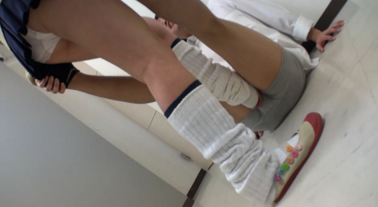 電気按摩ルーズソックス上履きM男
