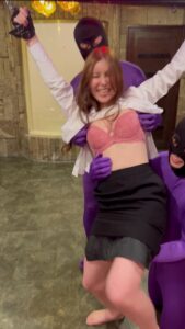 女スパイ冴島鏡花【くすぐり尋問～クールな諜報員の完全屈服～ 侵入・十字架・天吊り・オイル責め、75分超こちょこちょフルコース】